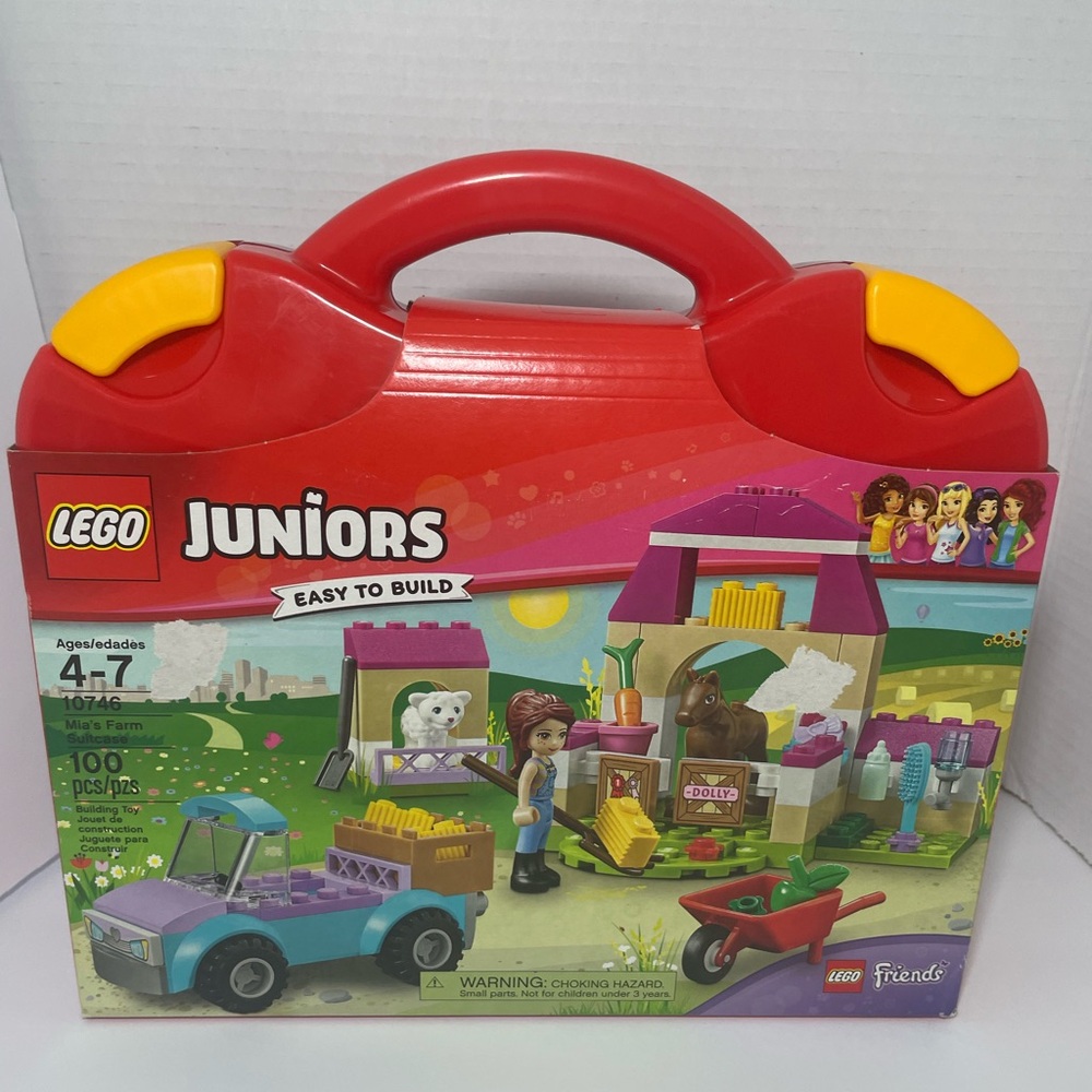 Lego juniors 10746 Mia’s farm suitcase ages 4-7 factory sealed